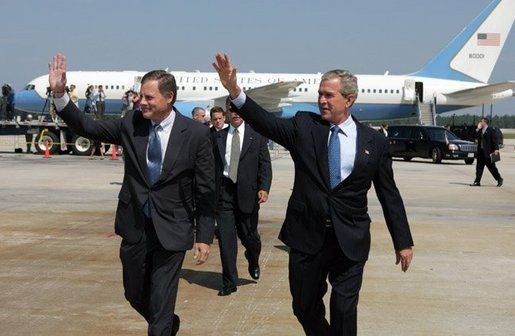 File:George W. Bush and Richard Burr.jpg