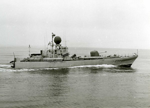 File:HMS Sirius (T122).jpg