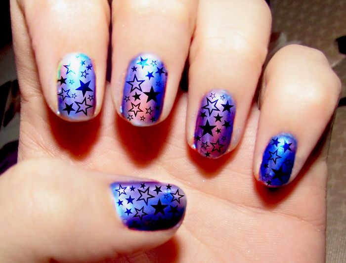 File:Hologram nail art.jpg