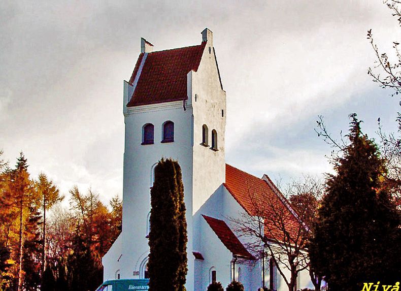 File:Nivå kirke (Fredensborg).jpg