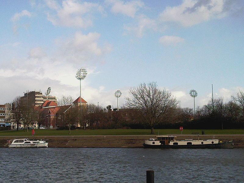 File:Trent bridge lights.jpg