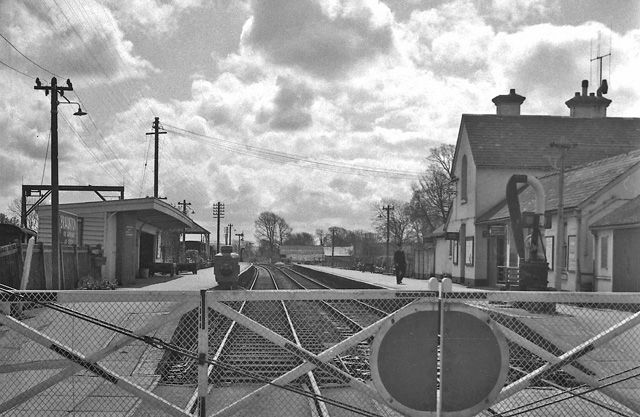 File:Braunton railway station 1973081 f9e6307d.jpg