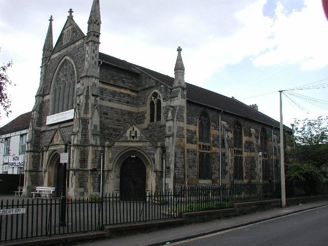 File:Bristol, Redfield Former Methodist Church.jpg