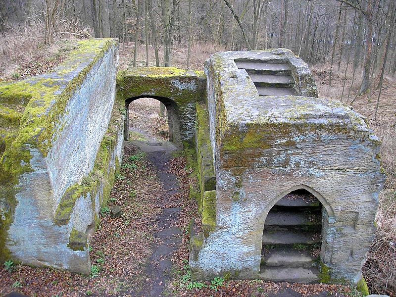 File:Burg Rotenhan.jpg