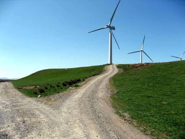 File:Moel Maelogan turbines.jpg