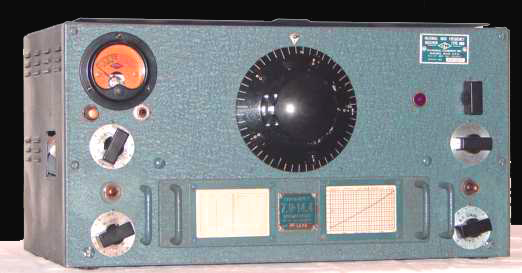 File:National HRO shortwave communications receiver.png