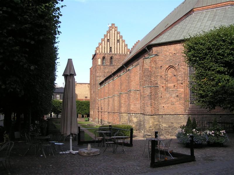 File:Sankta Maria kyrka (Helsingborg, Sweden).jpg