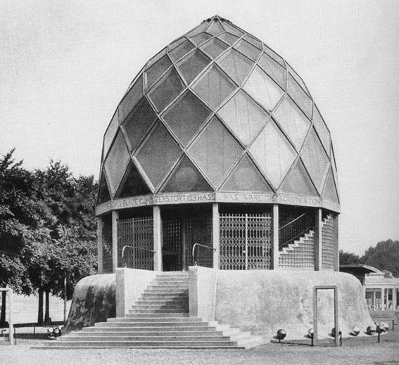 File:Taut Glass Pavilion exterior 1914.jpg