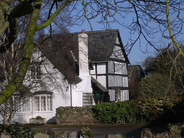 File:Warham Court - geograph.org.uk - 358267.jpg