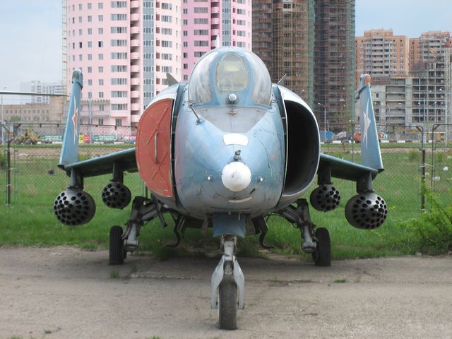 File:Yakovlev Yak-38 frontview .jpg