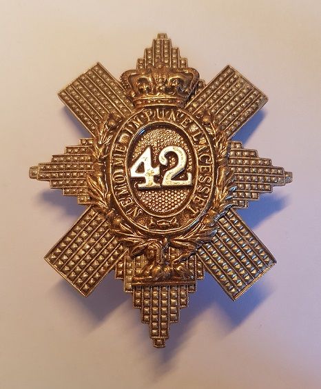 File:42nd Regiment of Foot Cap Badge.jpg