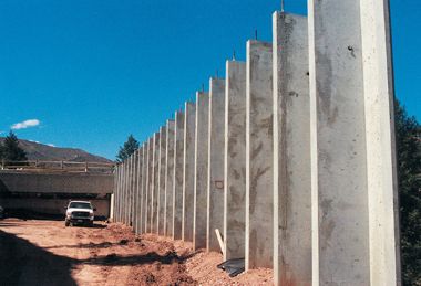 File:A double-T retaining wall, Snowmass Canyon project.jpg