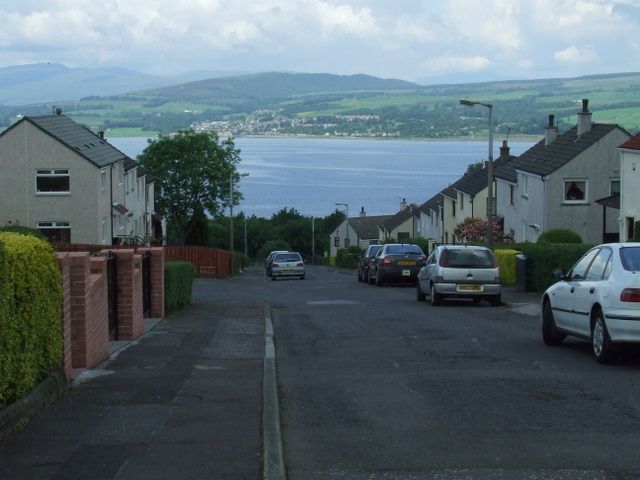 File:Bute Avenue - geograph.org.uk - 843568.jpg