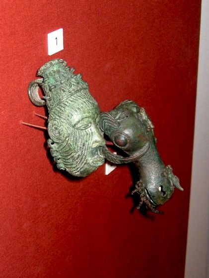 File:Igbo ukwu bronzes.jpg