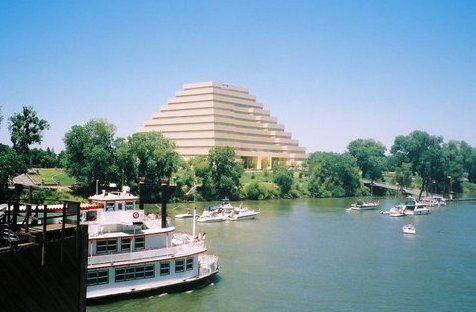 File:July 4 on Sacramento River 2002.jpg