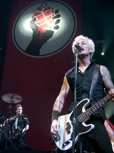 File:Mike Dirnt and Tre Cool.jpg