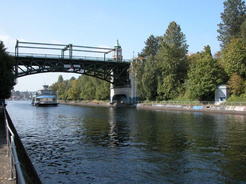 File:Montlake Bridge - 1.jpg