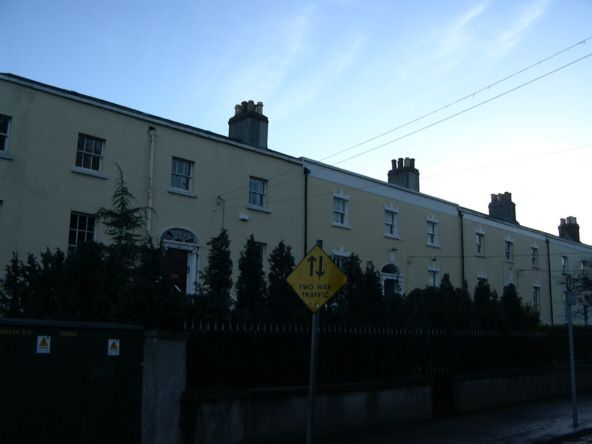 File:Pembroke Place, Dublin.jpg