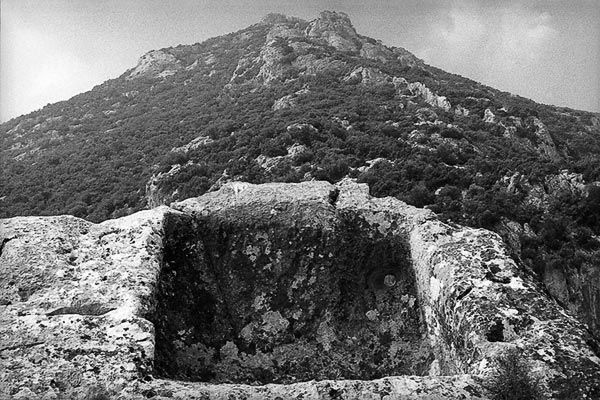 File:Throne of Pelops Mount Sipylus Manisa Turkey.jpg