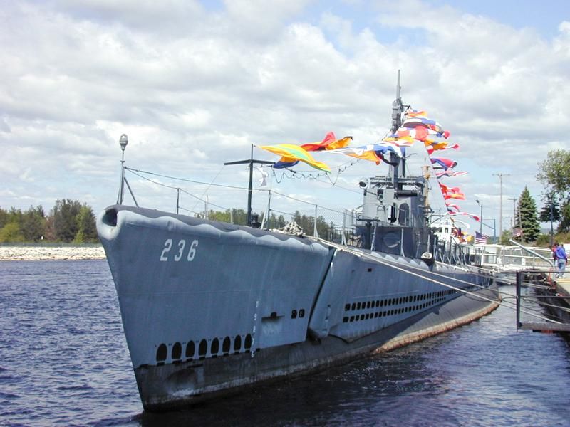 File:USS Silversides;0823601.jpg