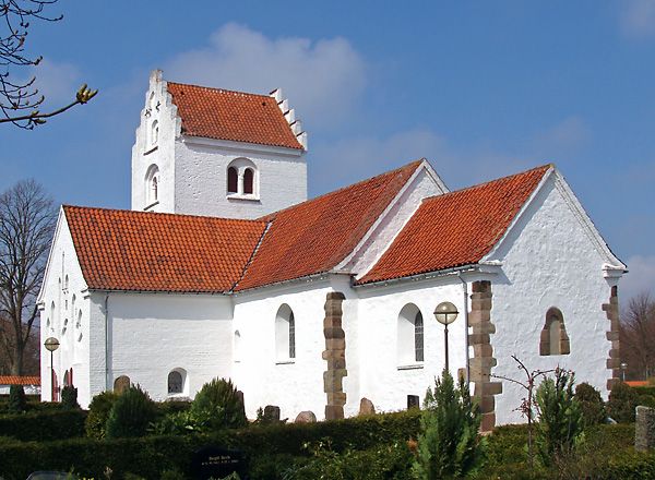 File:Vejlby Kirke.jpg