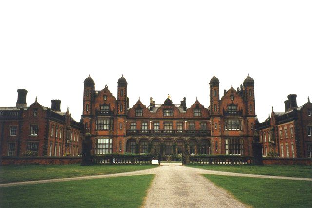 File:Capesthorne Hall.jpg