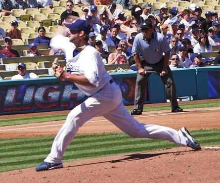 File:Derek Lowe pitching.jpg