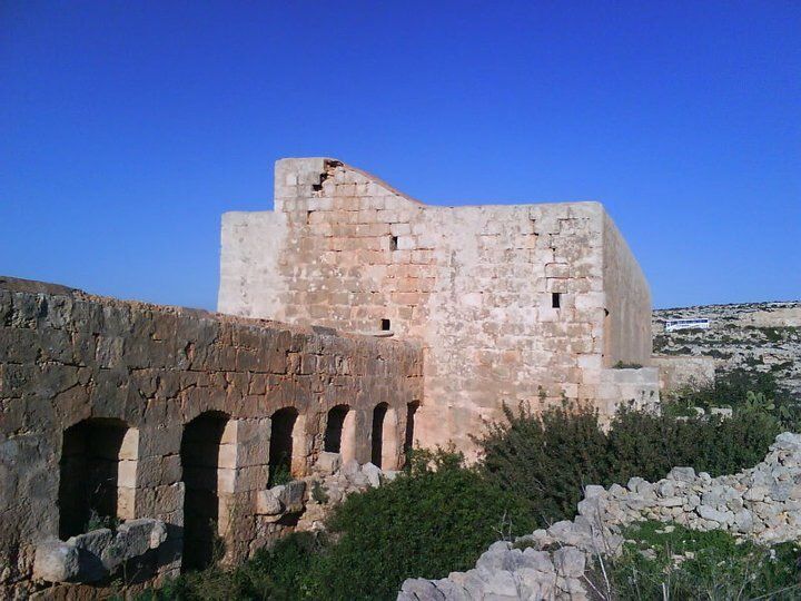 File:Devil's Farmhouse, Mellieha, Malta.jpeg