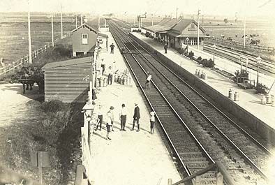 File:Railway station - Tarro 1915-1.jpg