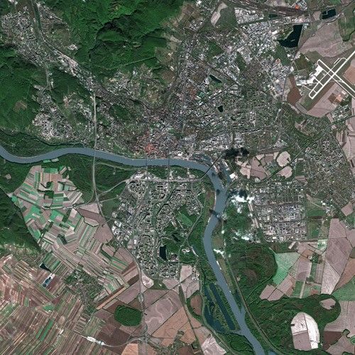 File:Bratislava SPOT 1027.jpg