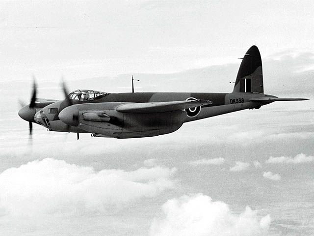 File:De Havilland DH-98 Mosquito ExCC.jpg