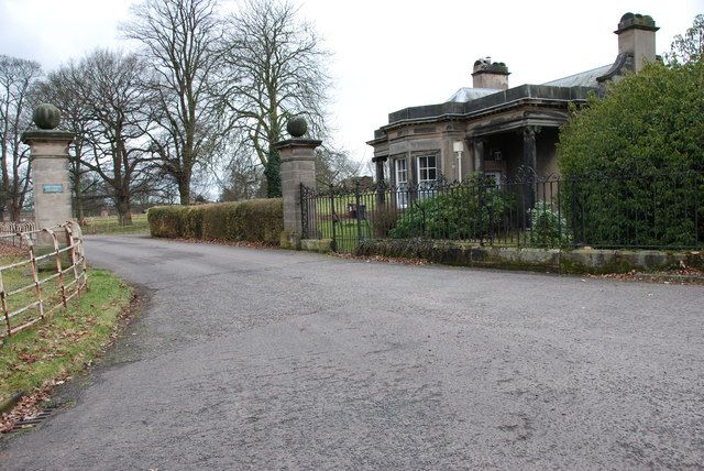 File:Entrance to Shenstone Court.jpg