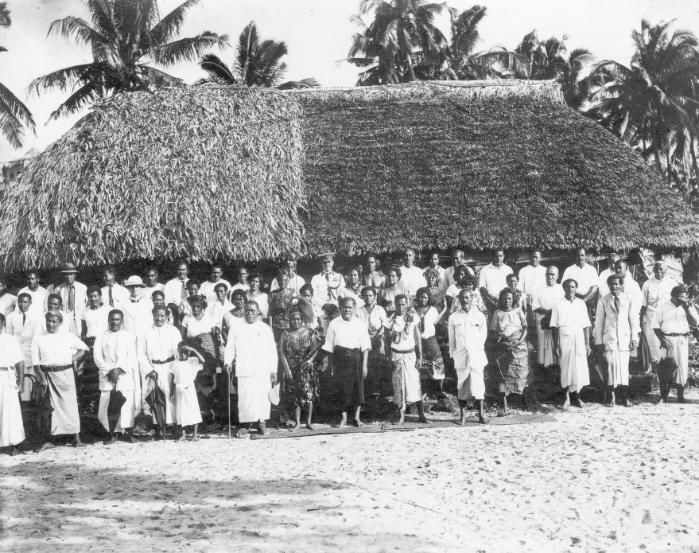 File:Falefa meeting between 1923 - 1928 Samoa.jpg