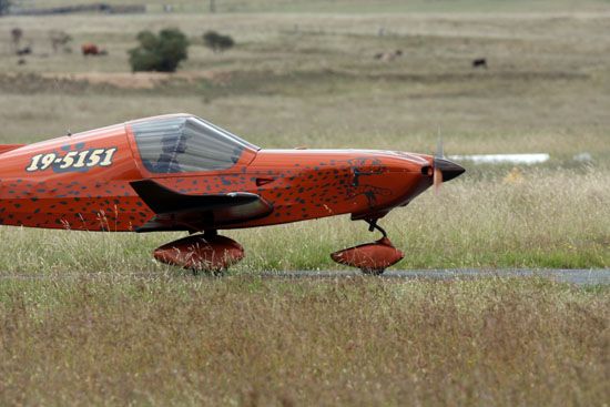 File:Goulburn Airport (6485631243).jpg