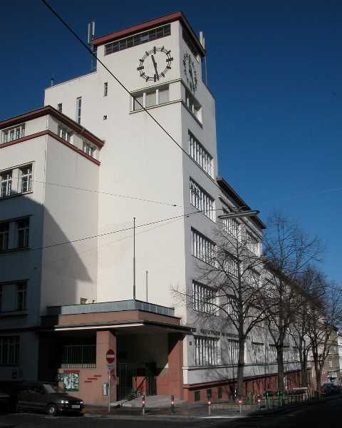 File:GuentherZ 2007-01-27 2675 Wien12 Schule Erlgasse.jpg