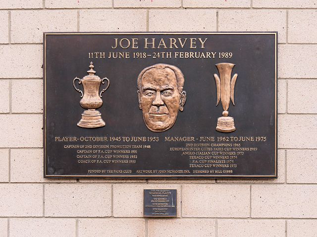 File:Joe Harvey Memorial, St James' Park.jpg