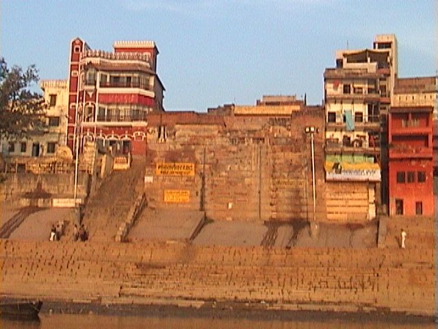 File:Mansarovar Ghat, Varanasi.JPG