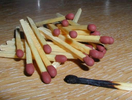 File:Matches.jpg