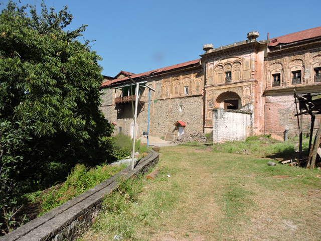 File:Palace of erstwhile Princely State Kuthar,India 01.jpg