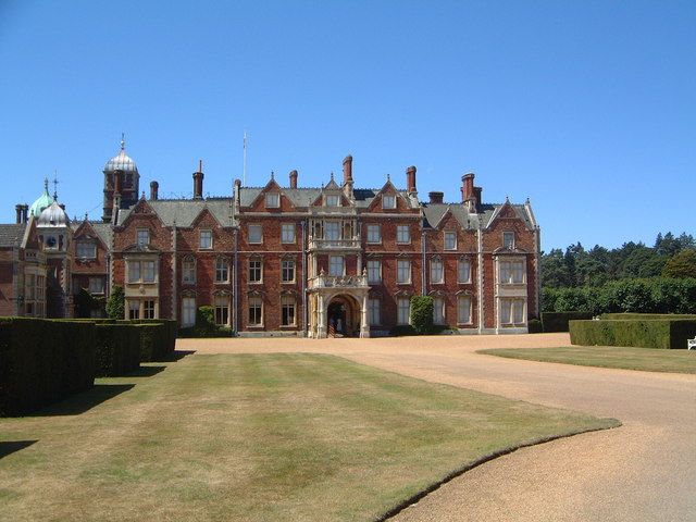 File:SandringhamHouseWestseite.jpg