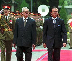 File:Vo Van Kiet with Carlos Menem.jpg