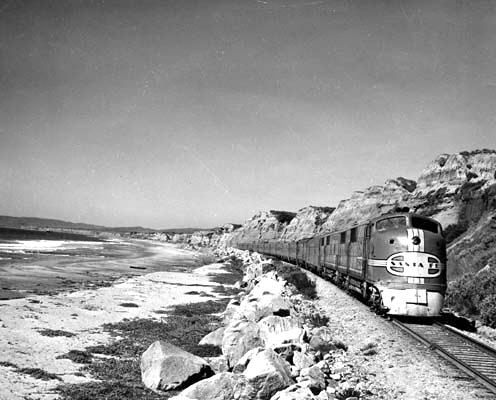 File:ATSF San Diegan in Del Mar.jpg