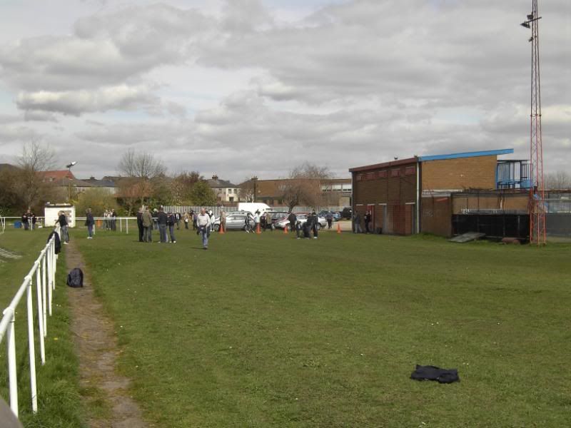 File:Askern Villa fc cricket pitch end.jpg