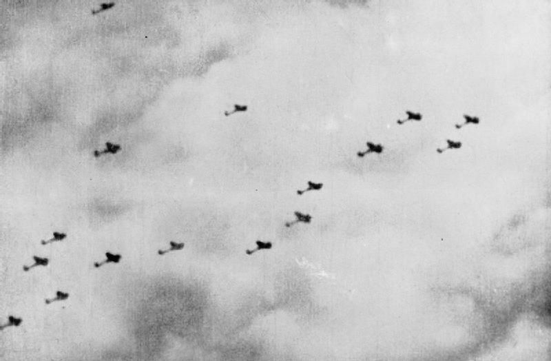 File:Heinkel He 111 fly over Southampton.jpg