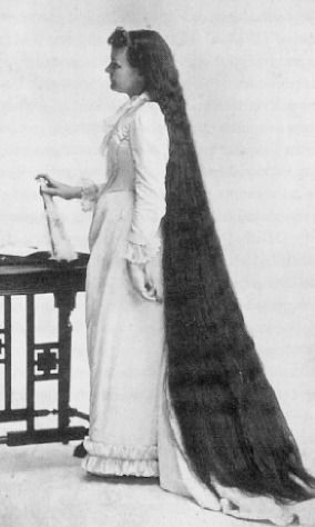 File:Martha Matilda Harper and hair, in profile.jpg