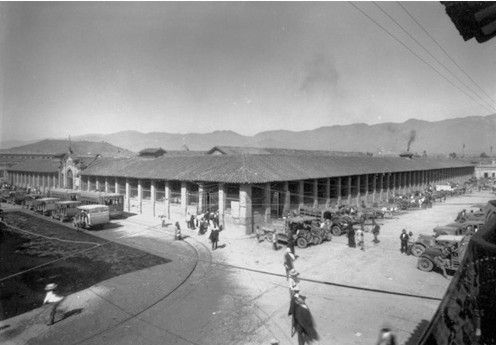 File:Plaza de Mercado (cubierta)-Medellín.JPG