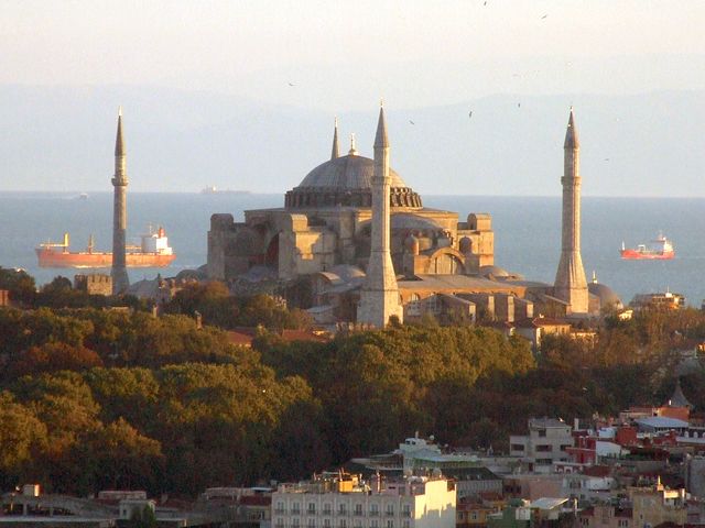 File:Ayasofya 2006-1.JPG