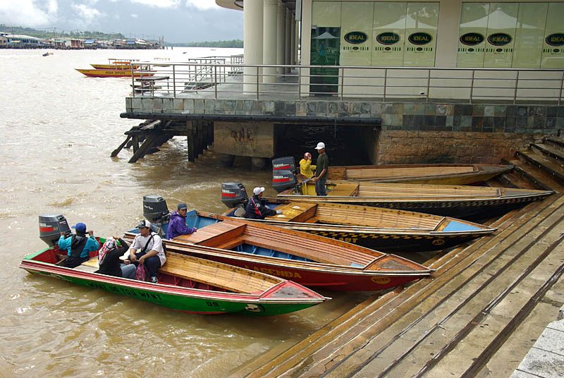 File:Bandar Seri Begawan Boote 0002.jpg