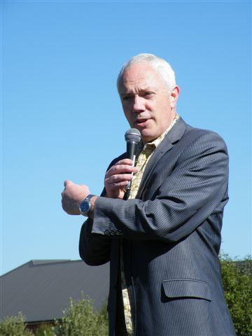 File:Bob Parker 20 Sept 09.jpg