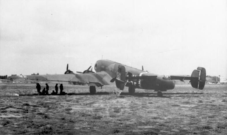 File:Bundesarchiv Bild 141-0068, Flugzeug Junkers Ju 90.jpg